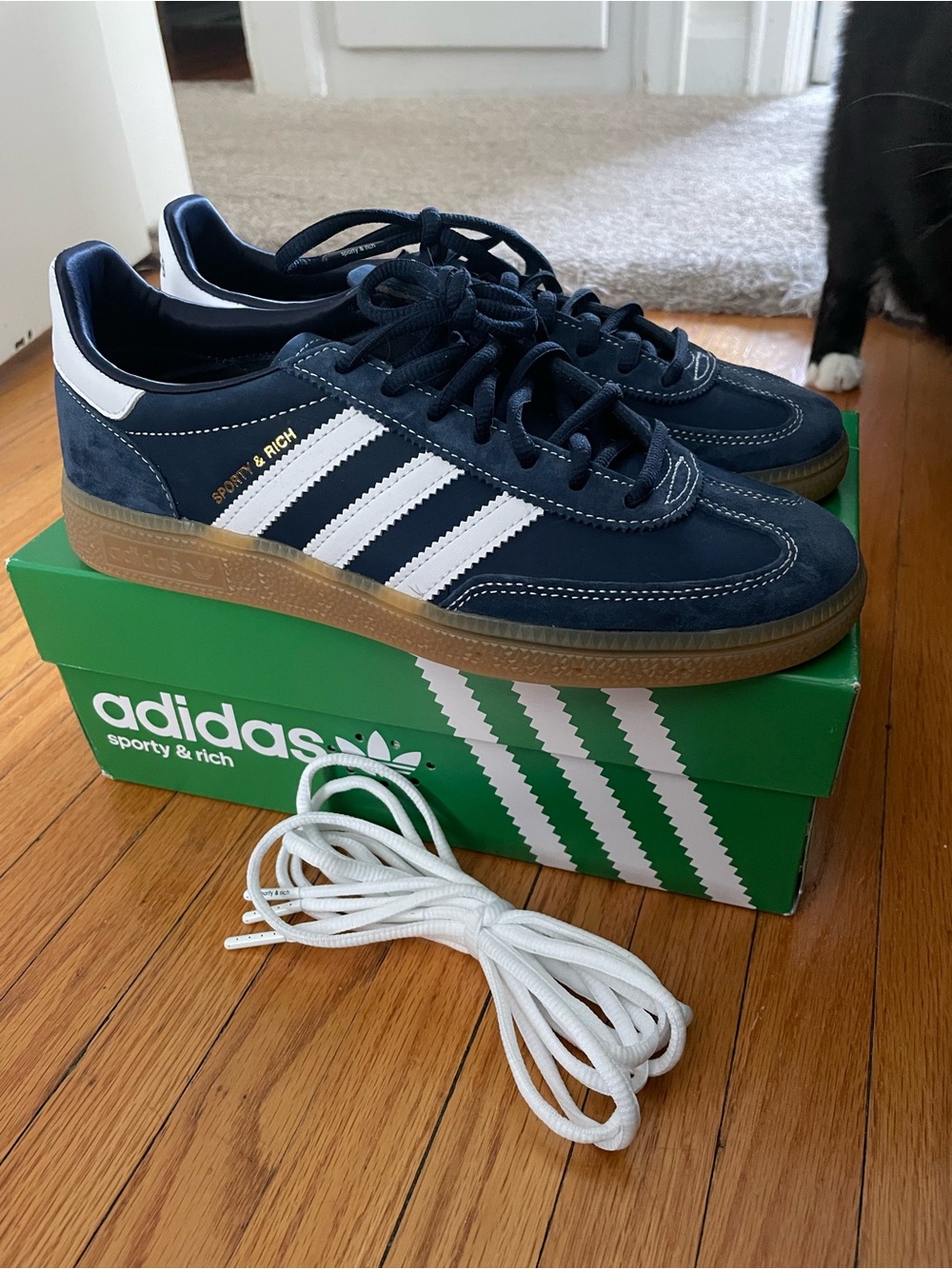 NEW IN BOX adidas Navy Suede Hanball Spezial - Picture 1 of 5